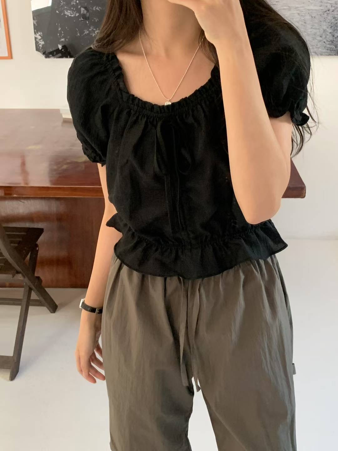 Mohavi frill half blouse-2col