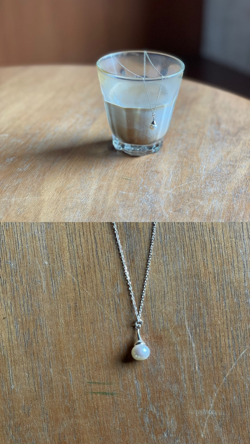 Monet pearl necklace