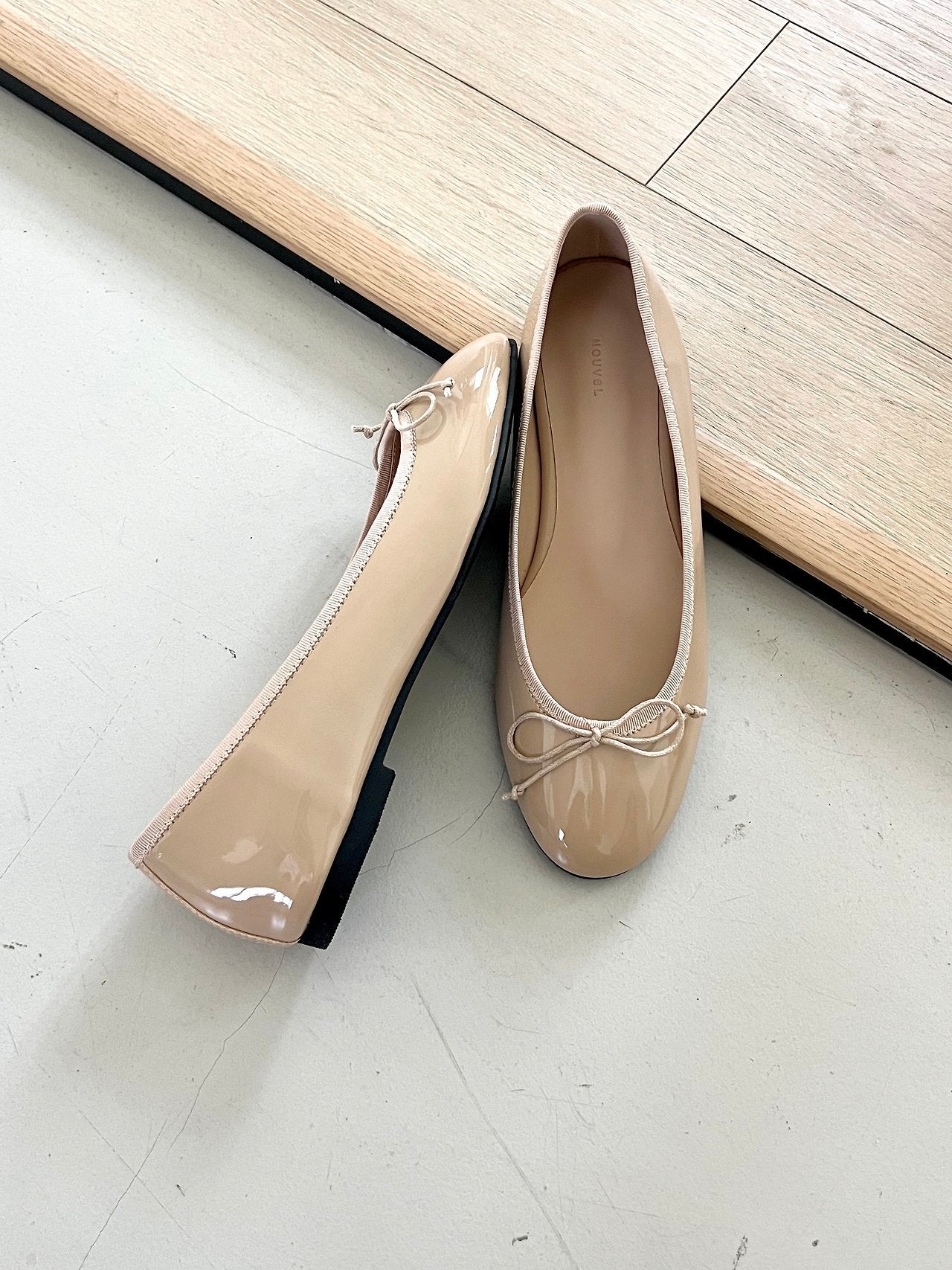 Enamel ribbon flats