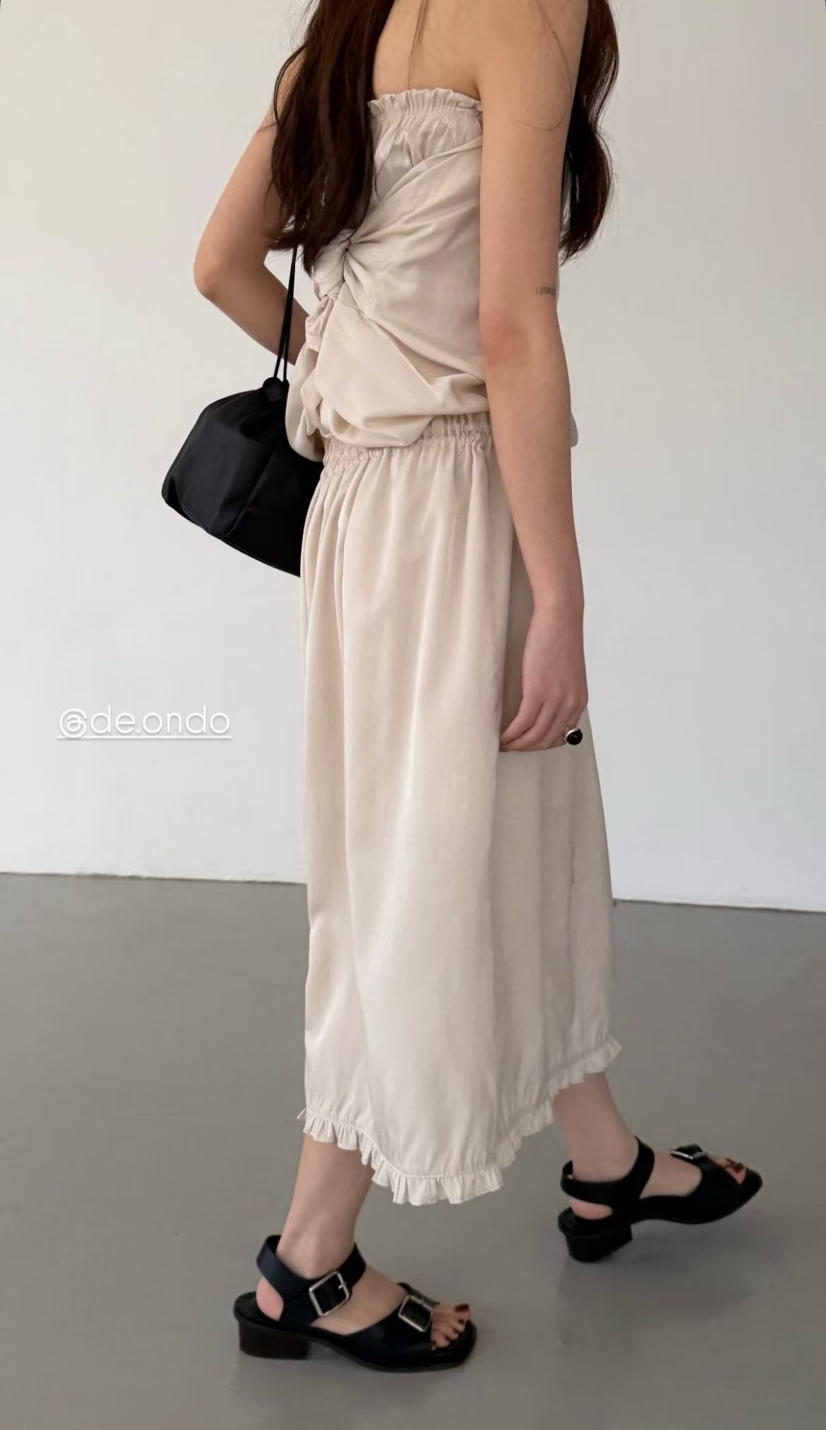 deondo frill tunnel onepiece-3col