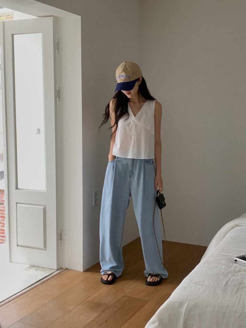 one-tuck denim