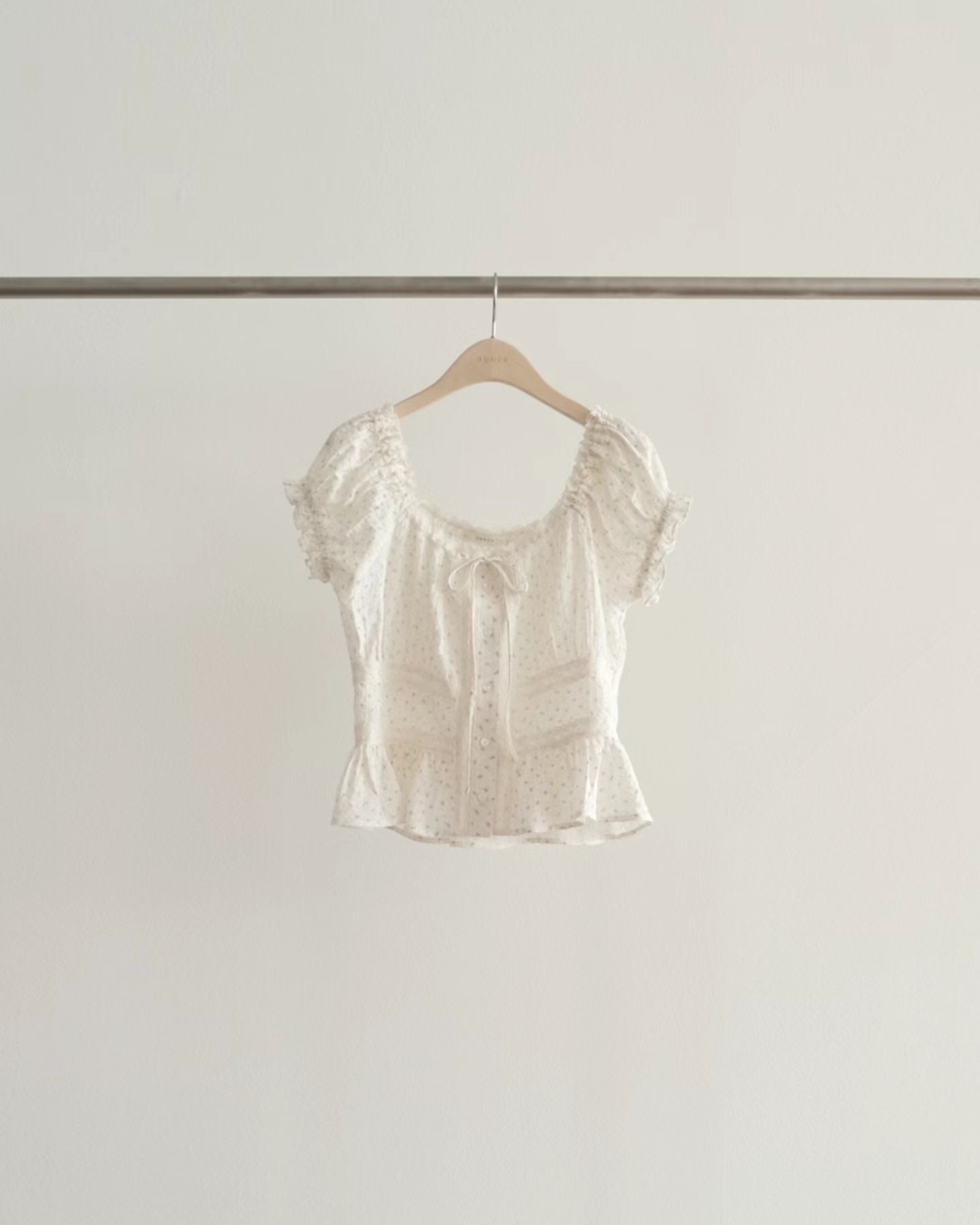 即納 Ounce jane puff blouse