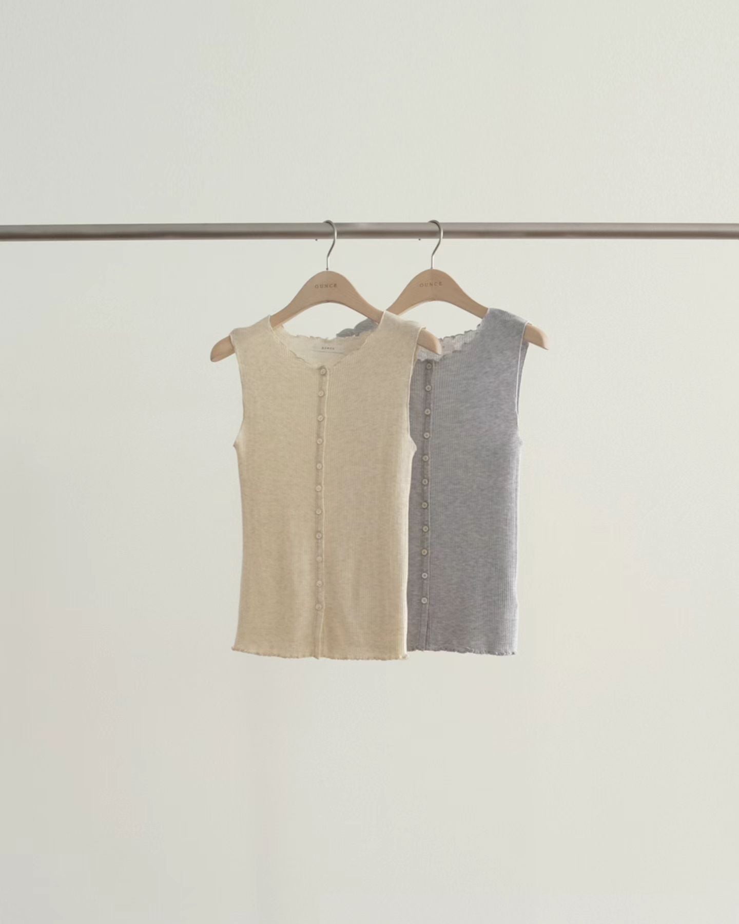 Ounce silk mori knit sleeveless-2col