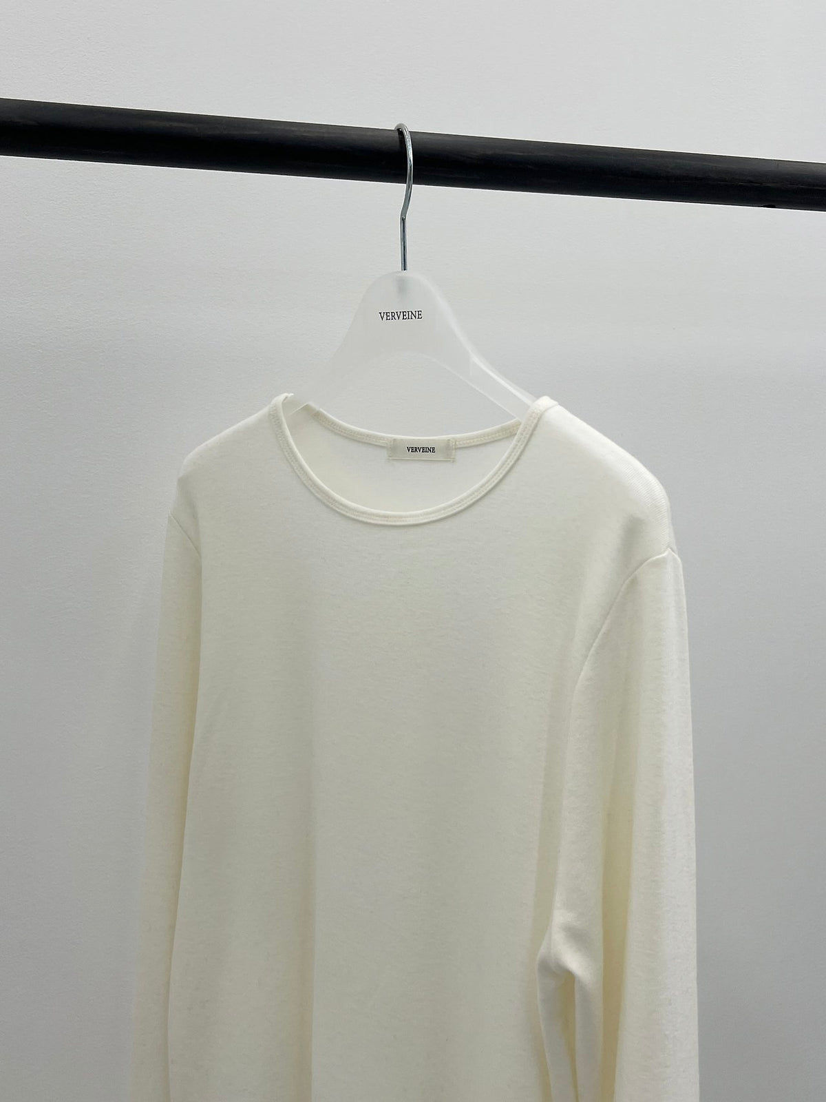 louise soft round-neck t-shirt-4col