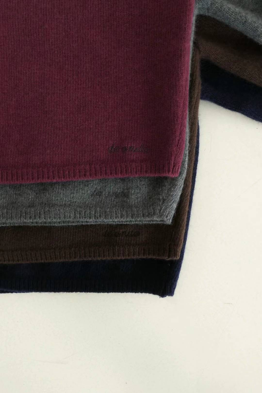 Deondo camel wool logo cardigan-5col