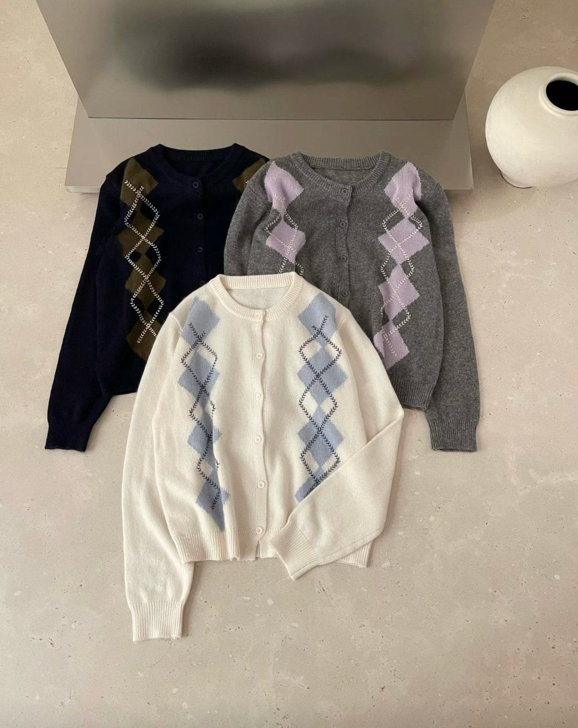 argyle cardigan-3col