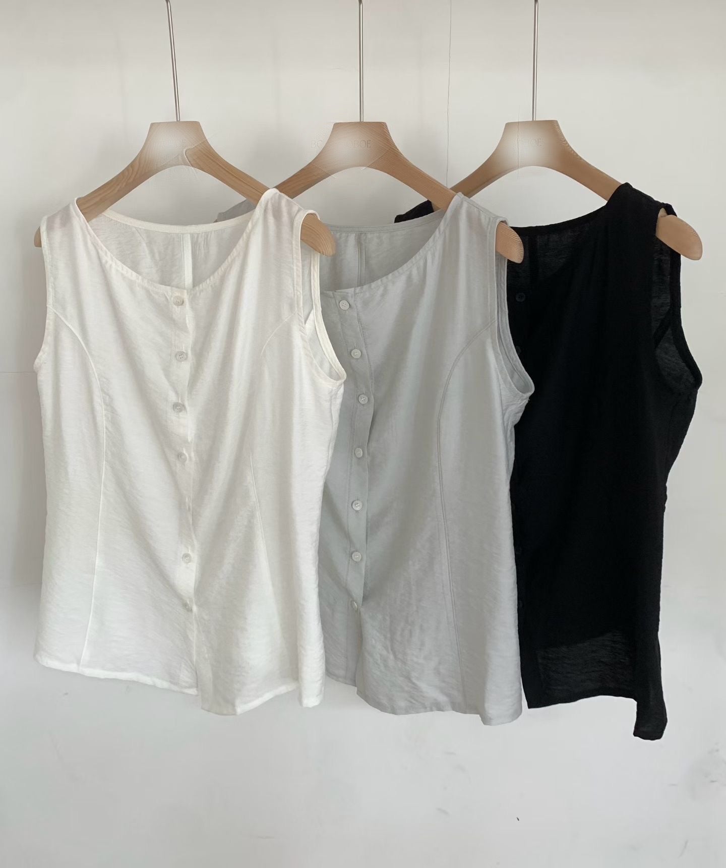 Leanne sleeveless-3col