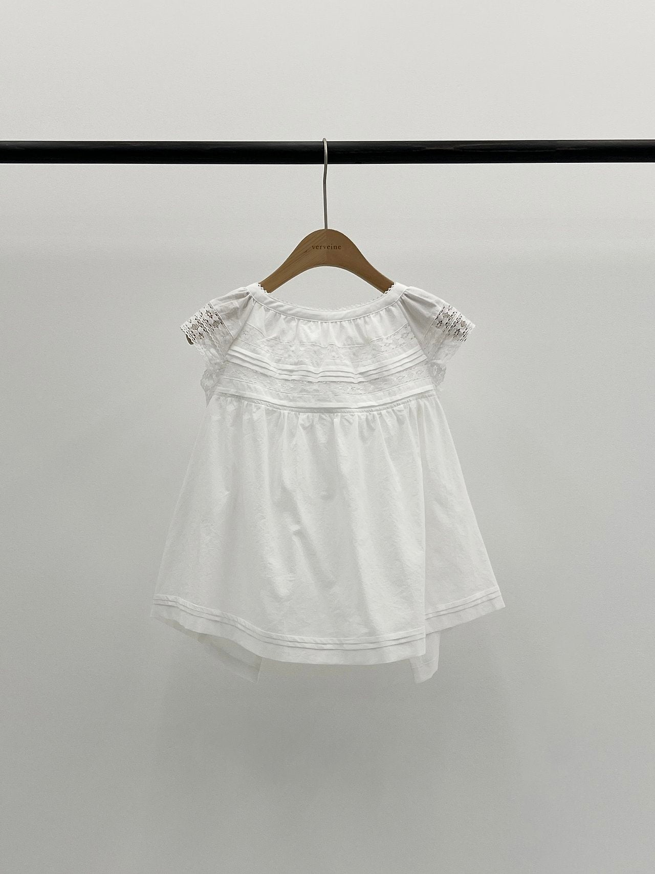 Mariel shoulder lace blouse