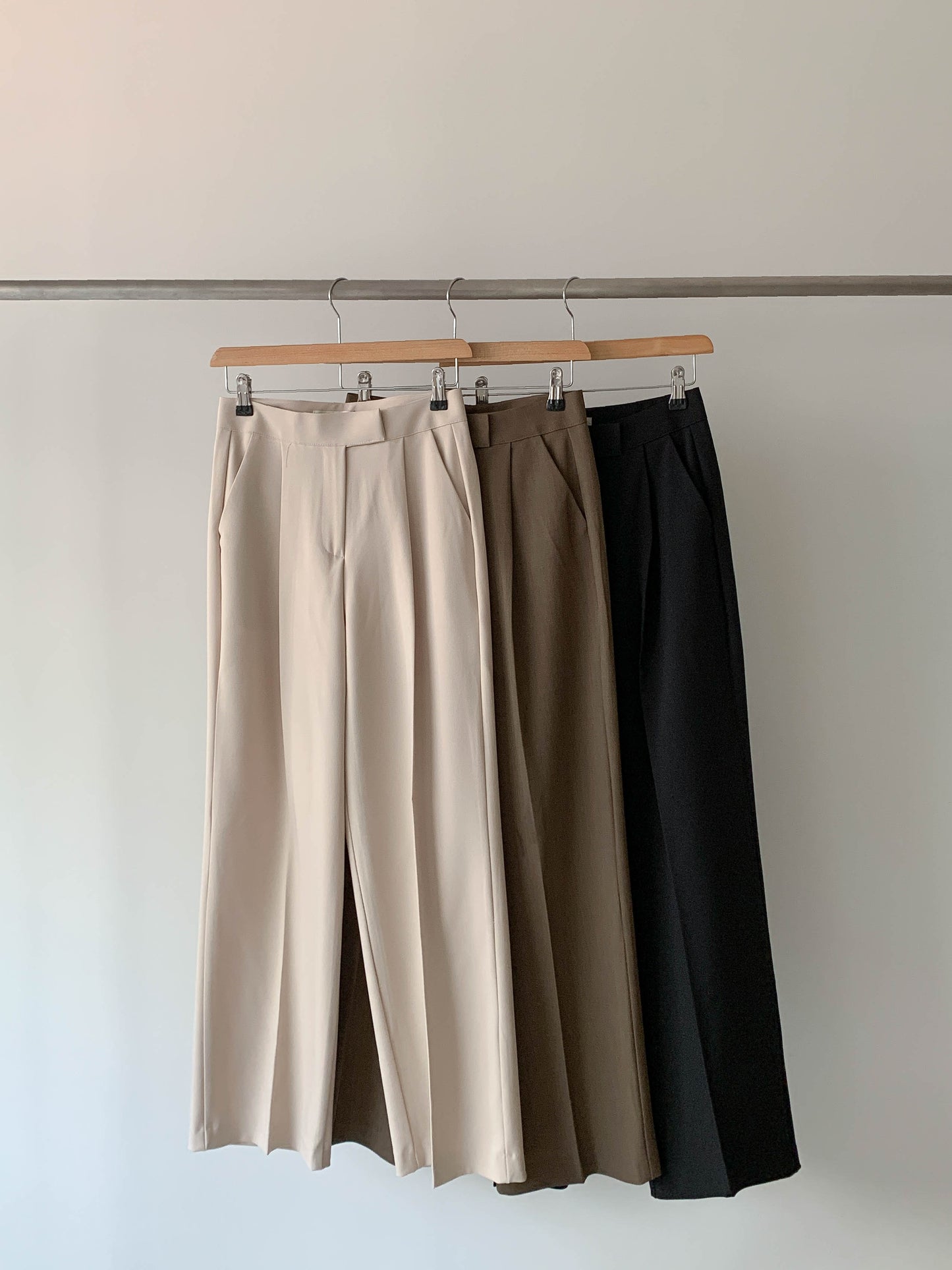 Fw one pintuck semi-wide slacks-3col ショート丈あり