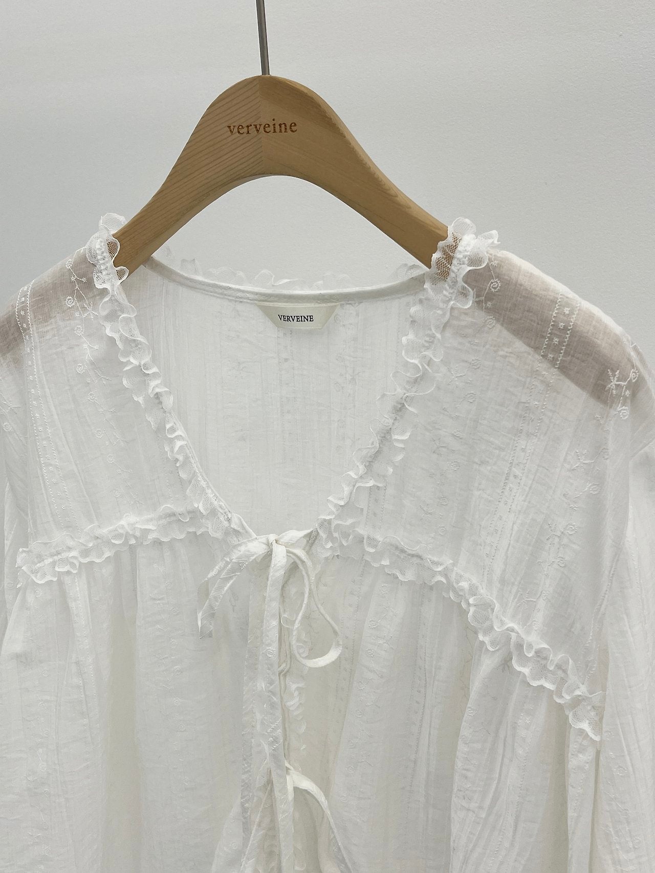 Anna V-neck frill blouse
