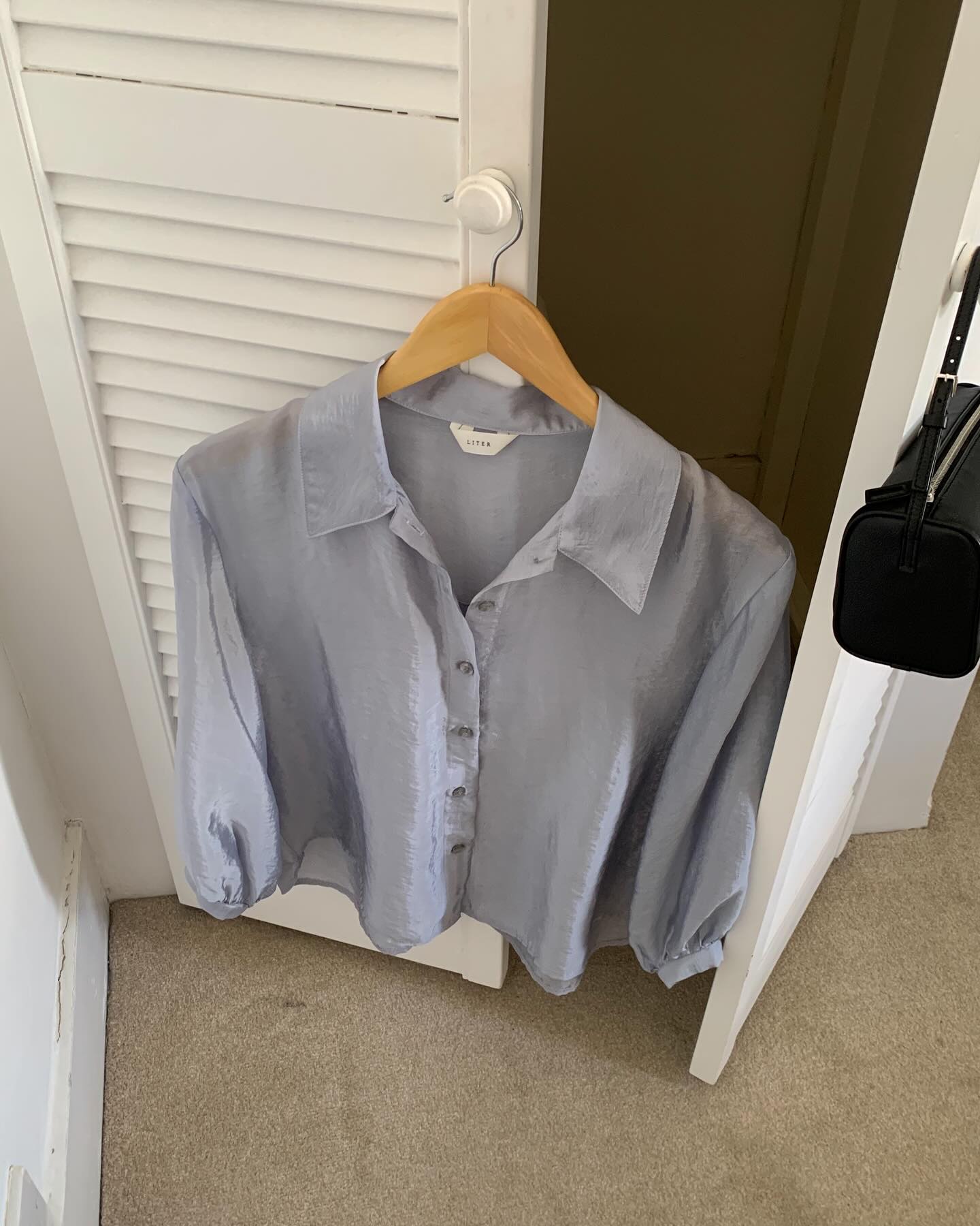 liter eclat tencel puff blouse-2col