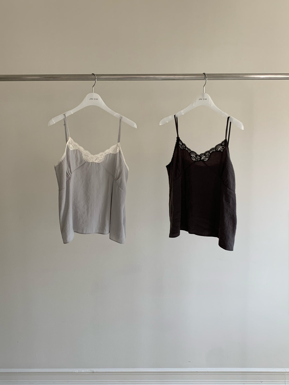 charlotte sleeveless-2col