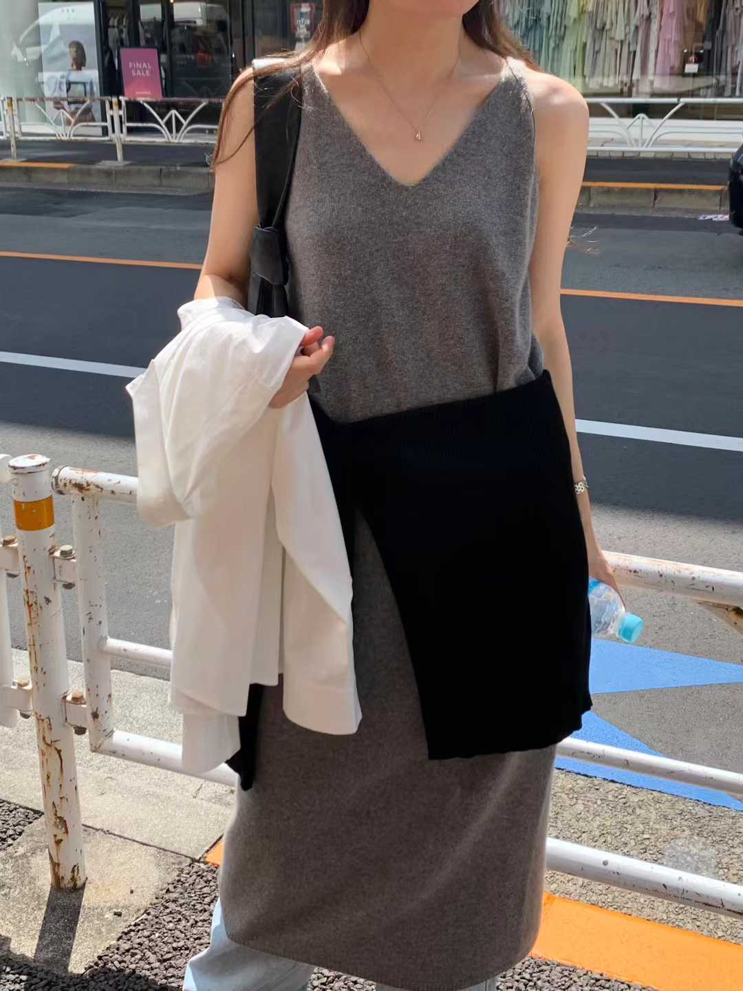 Ounce lindy v knit onepiece-2col