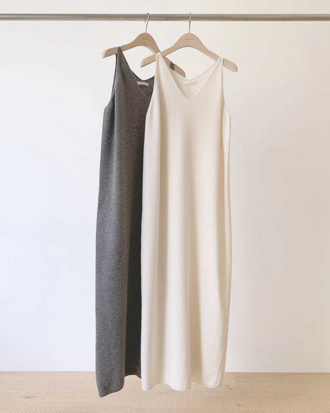 Ounce lindy v knit onepiece-2col