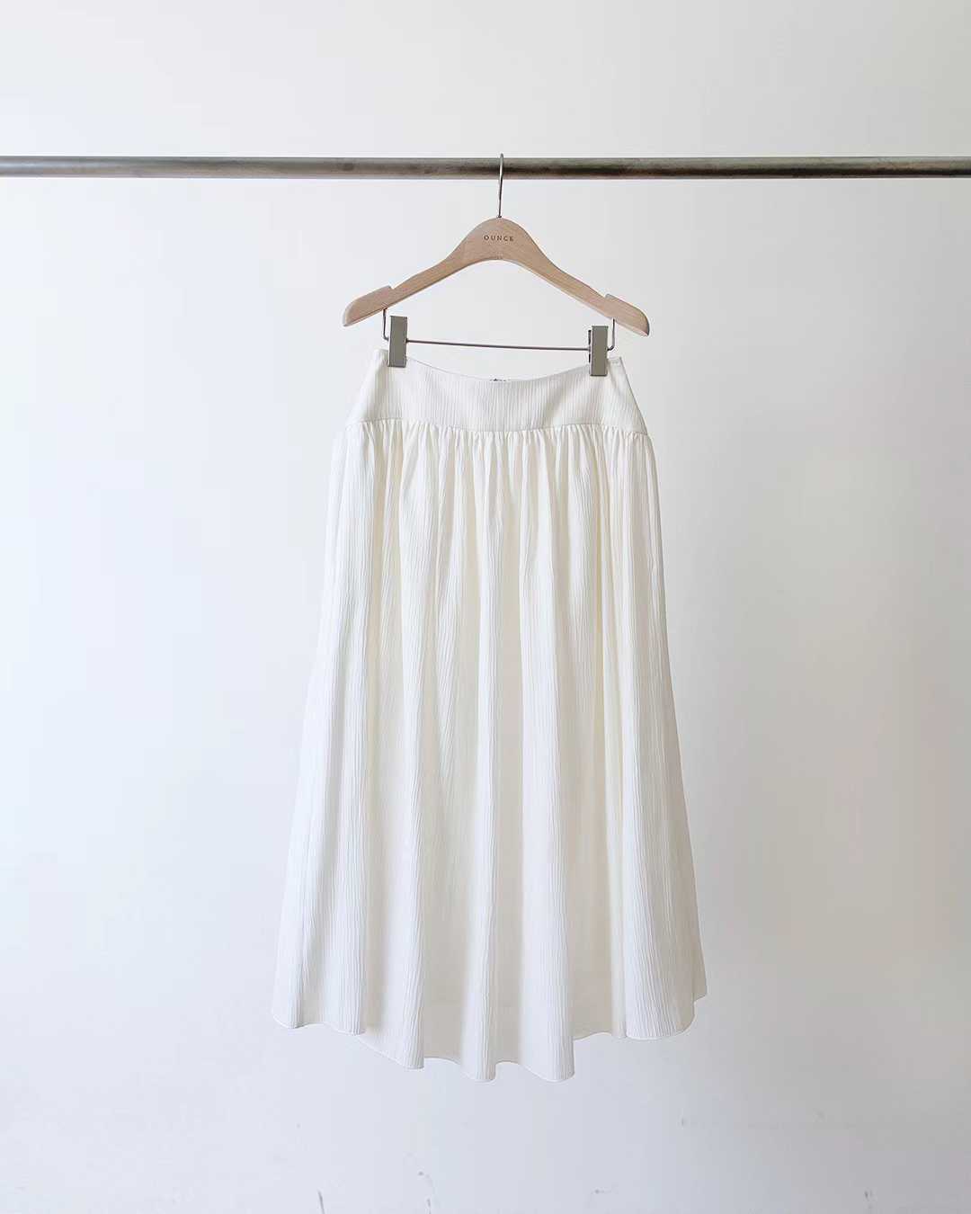Ounce jacquard shirring skirt