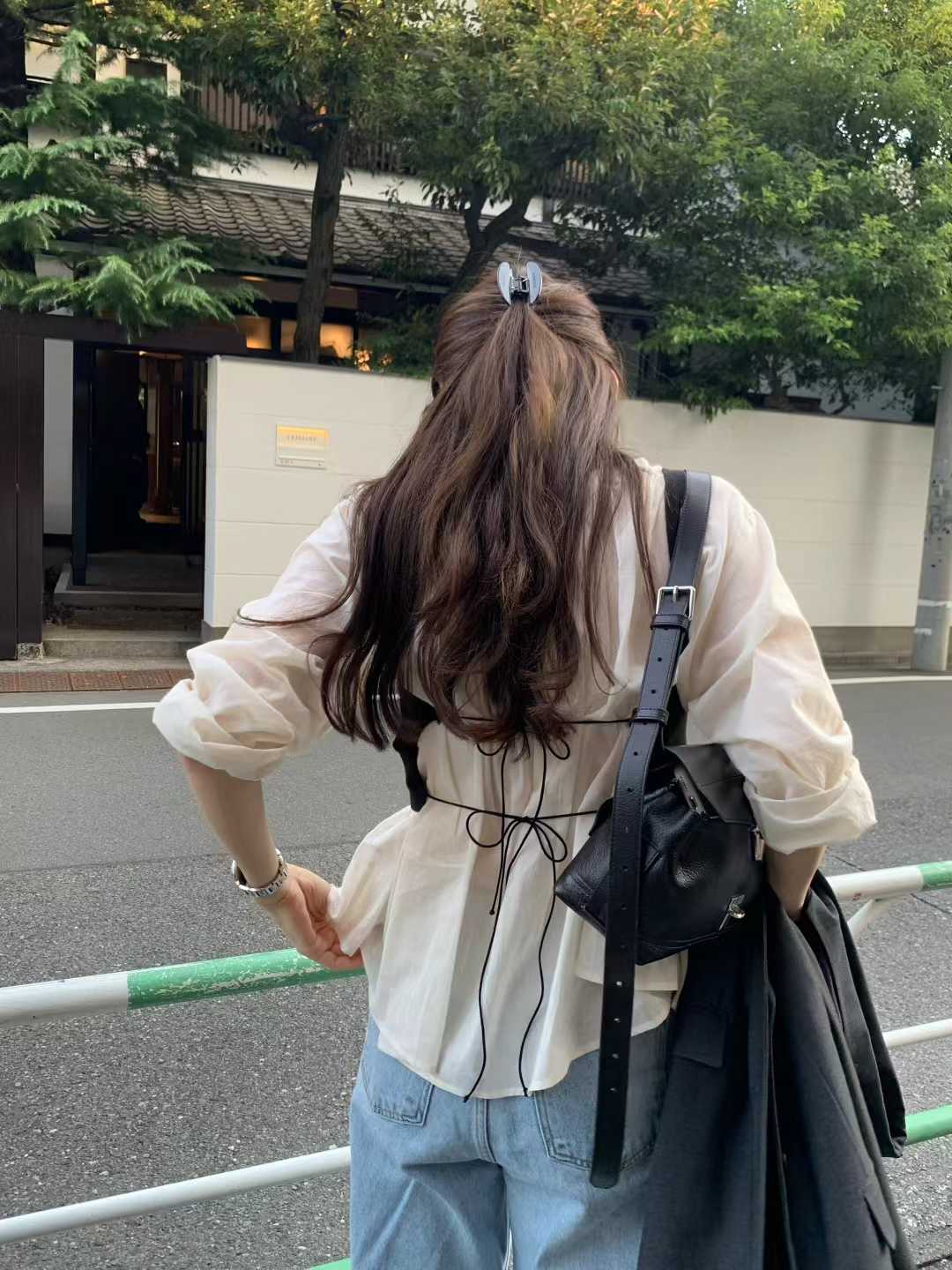 Ounce soi round shirring blouse-2col
