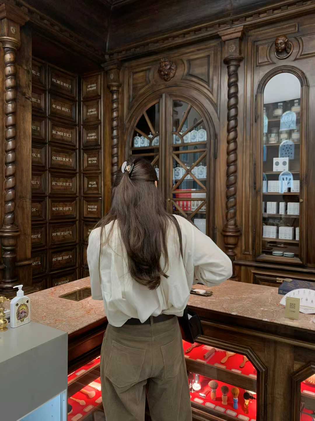 Ounce soi round shirring blouse-2col