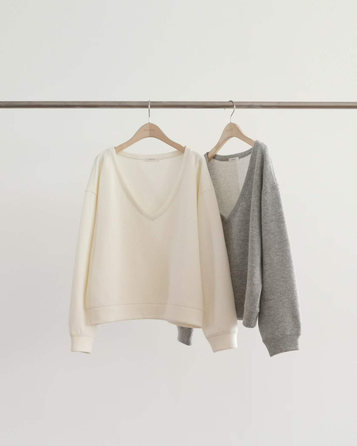 Ounce wool v-neck mtm-2col