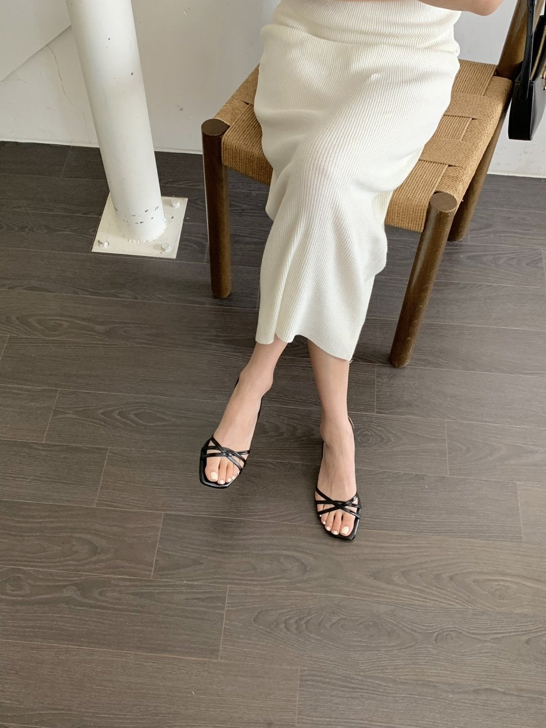 twisted strap mule-3col
