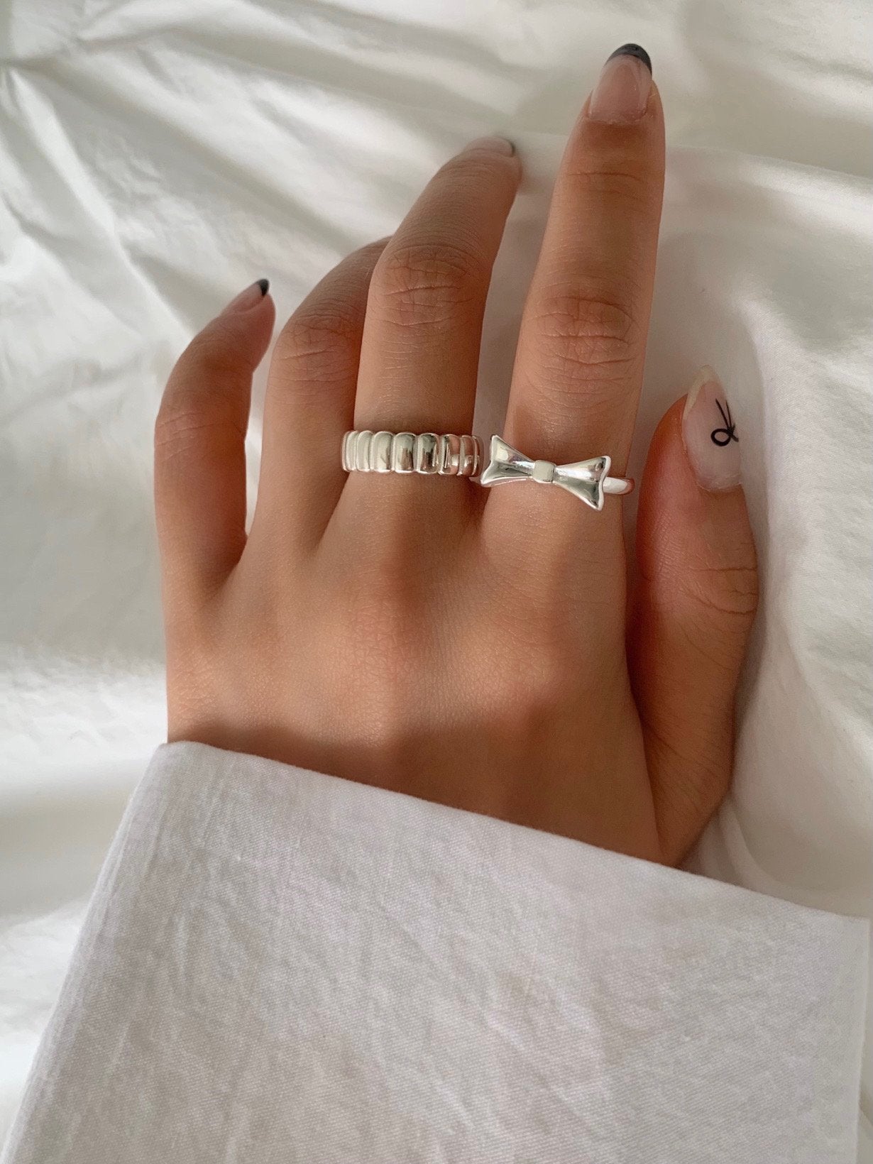 Silver ribbon ring