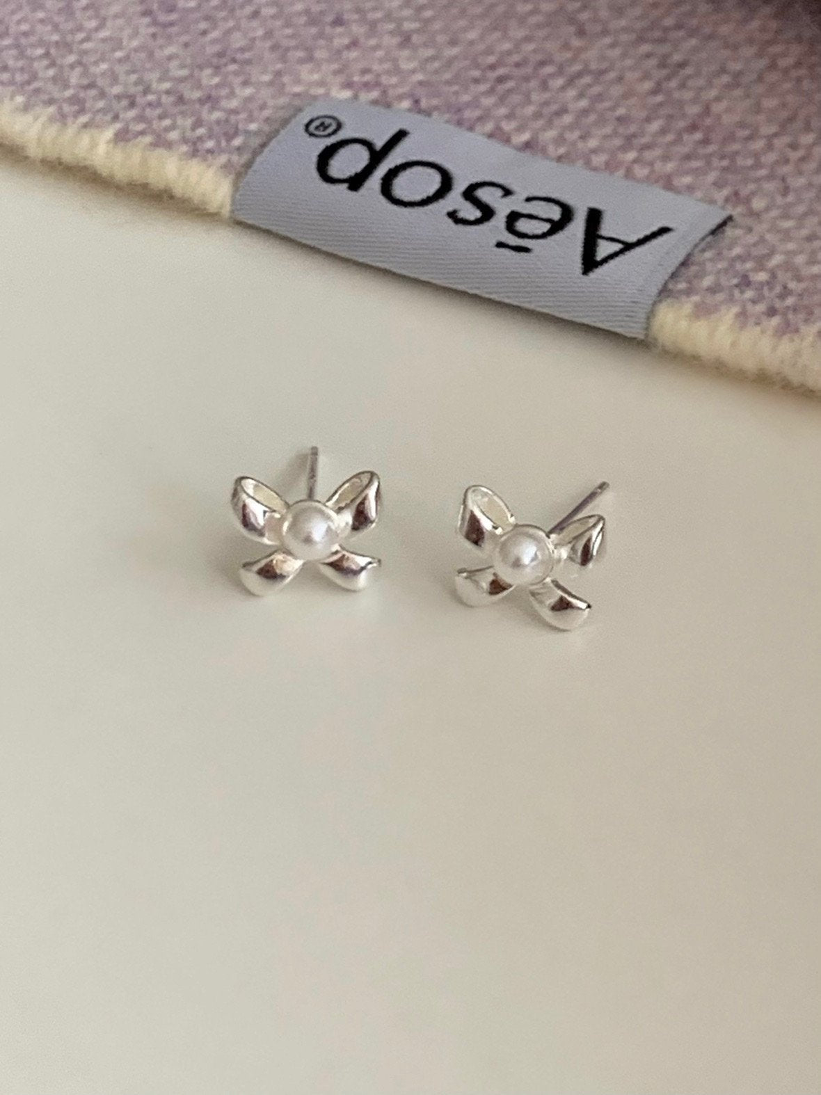 Pearl ribbon earring-2col