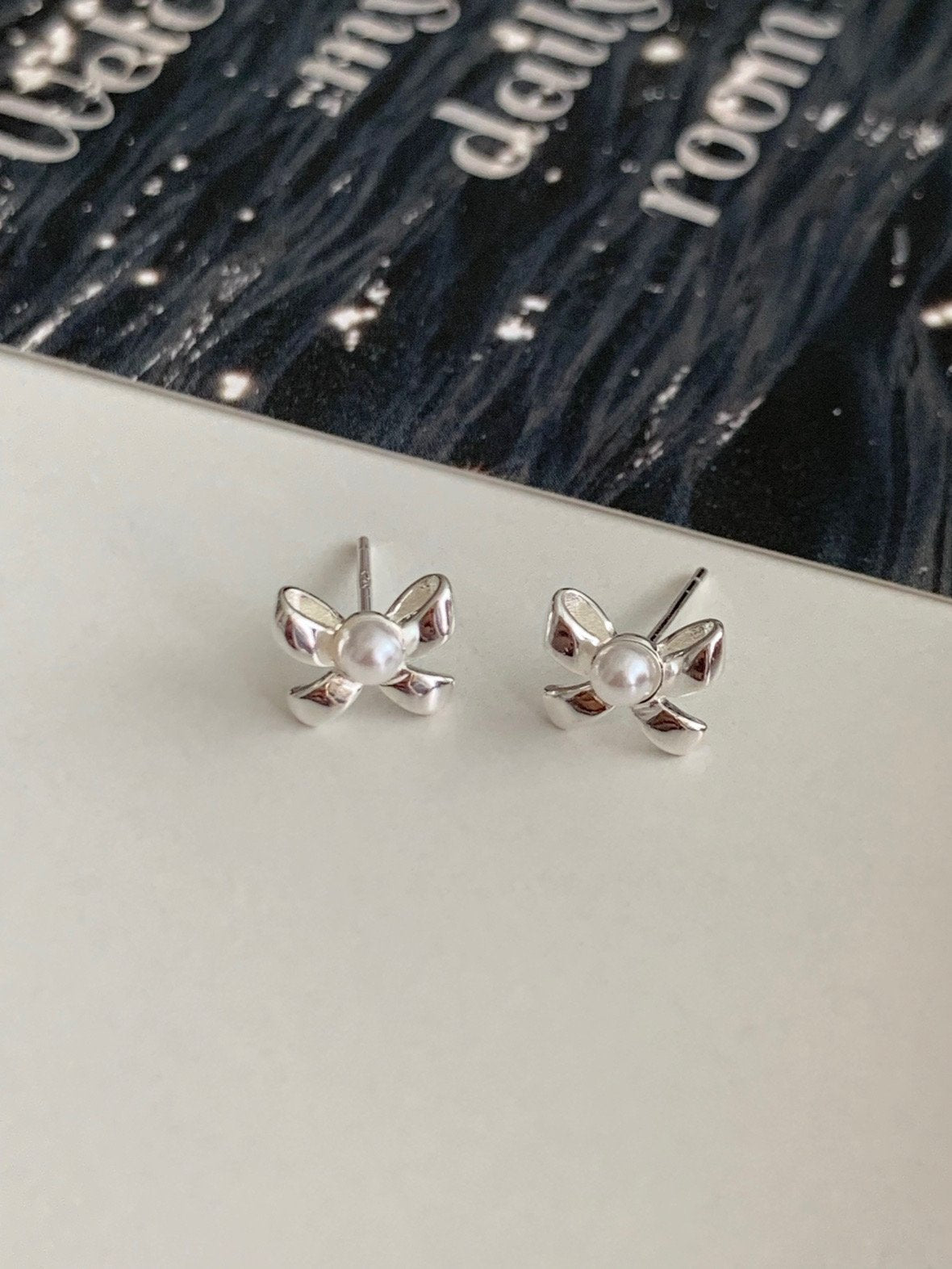 Pearl ribbon earring-2col
