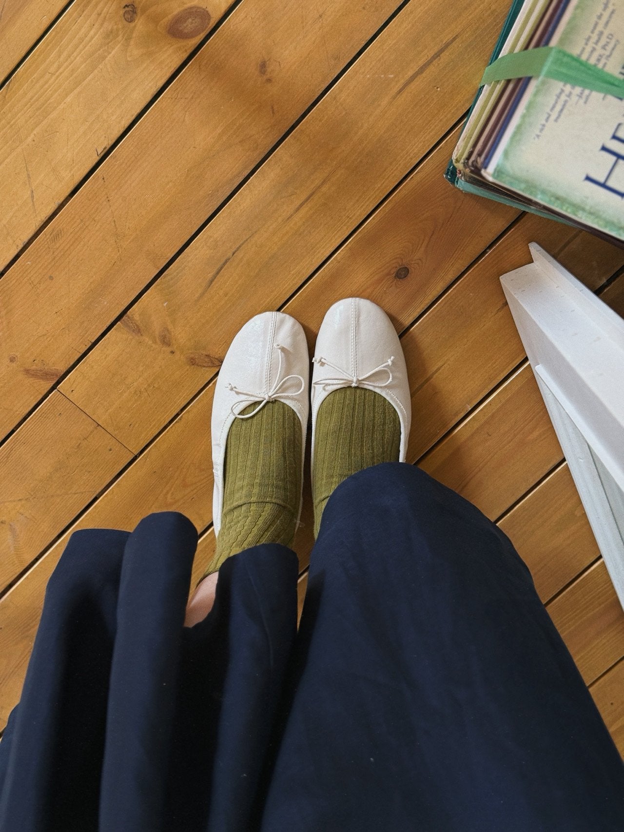 Cozy Ribbon Flat
