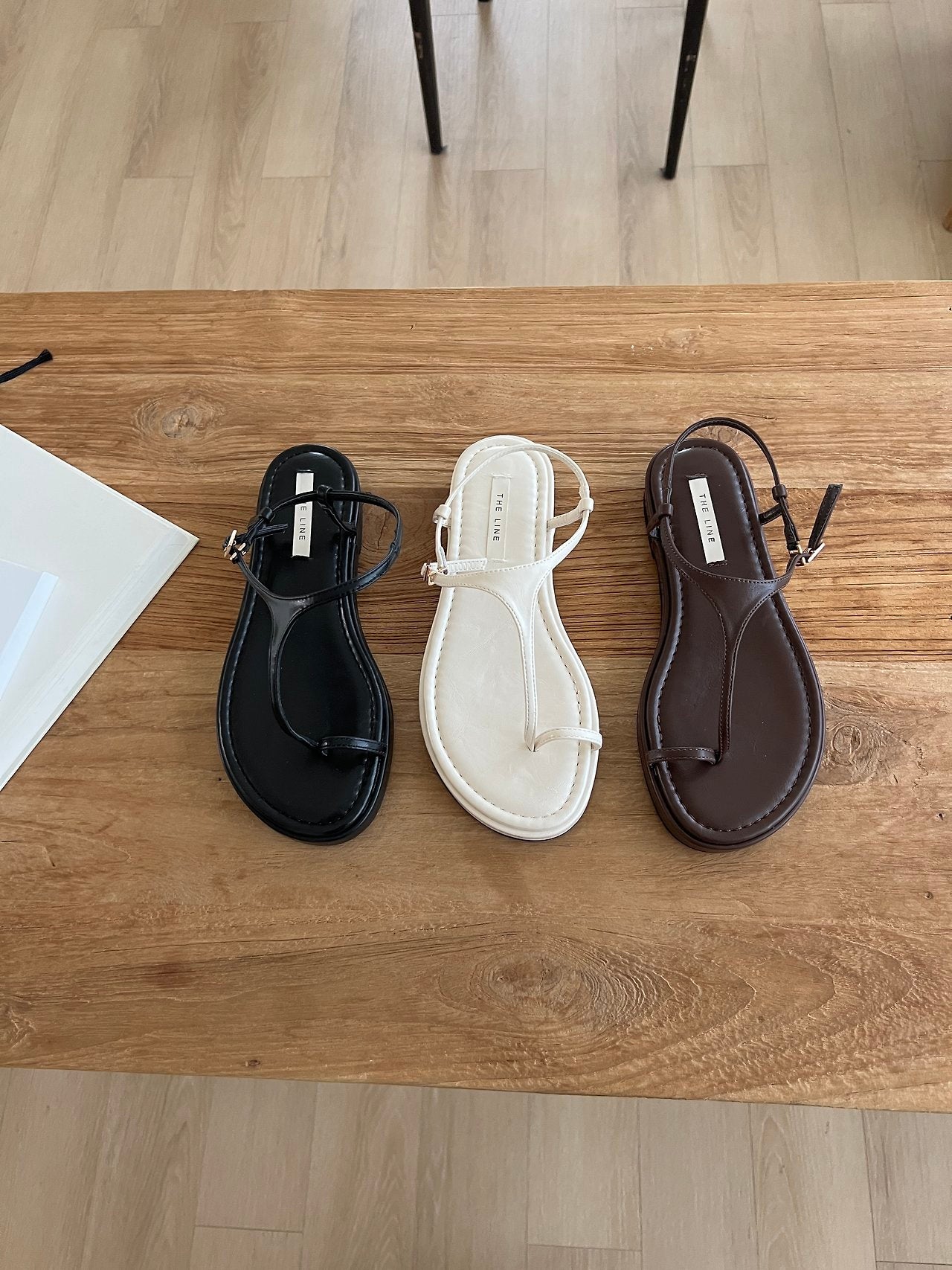 Mini Tongue Thumbs Sandals