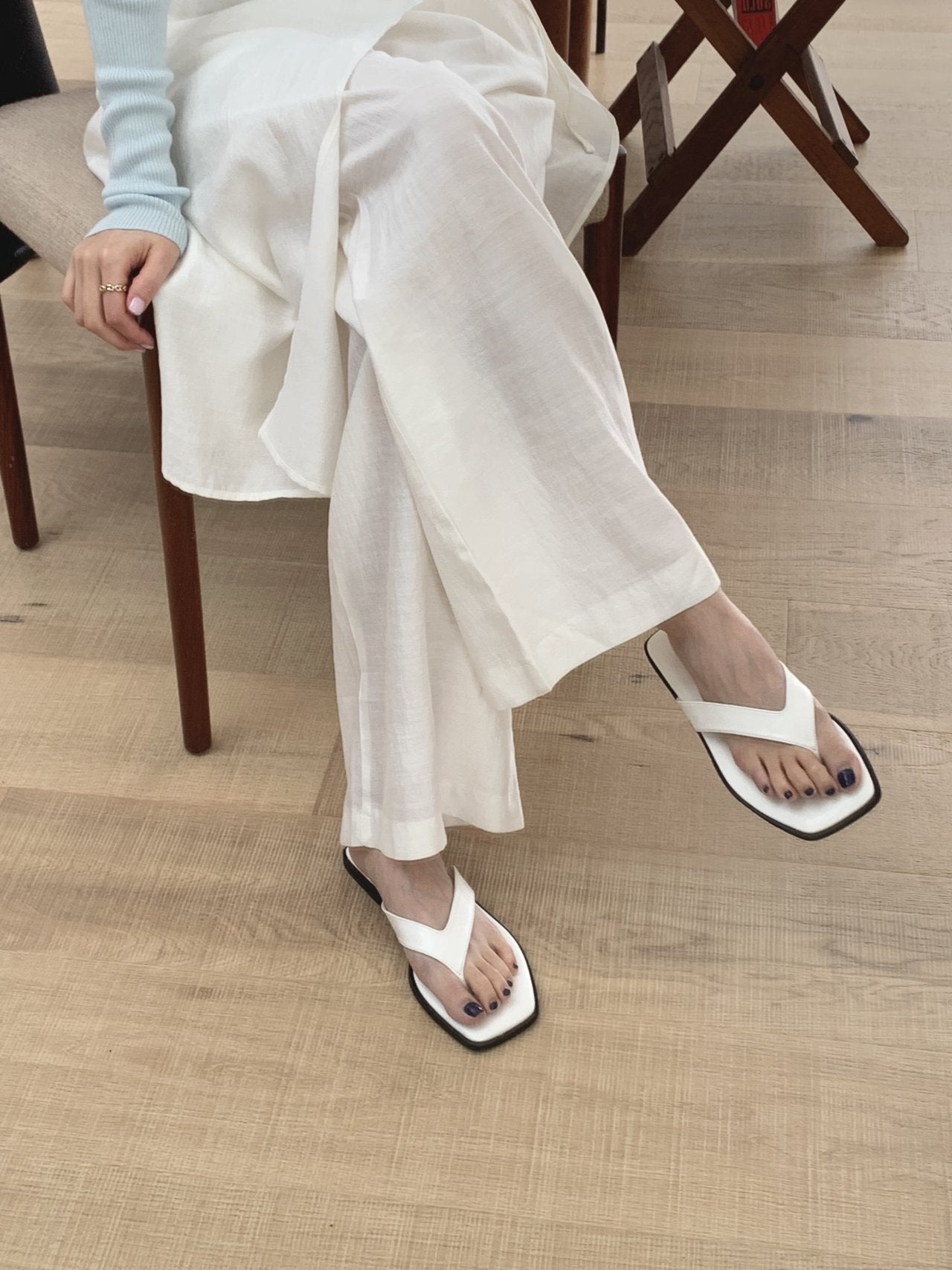 Square flip-flops