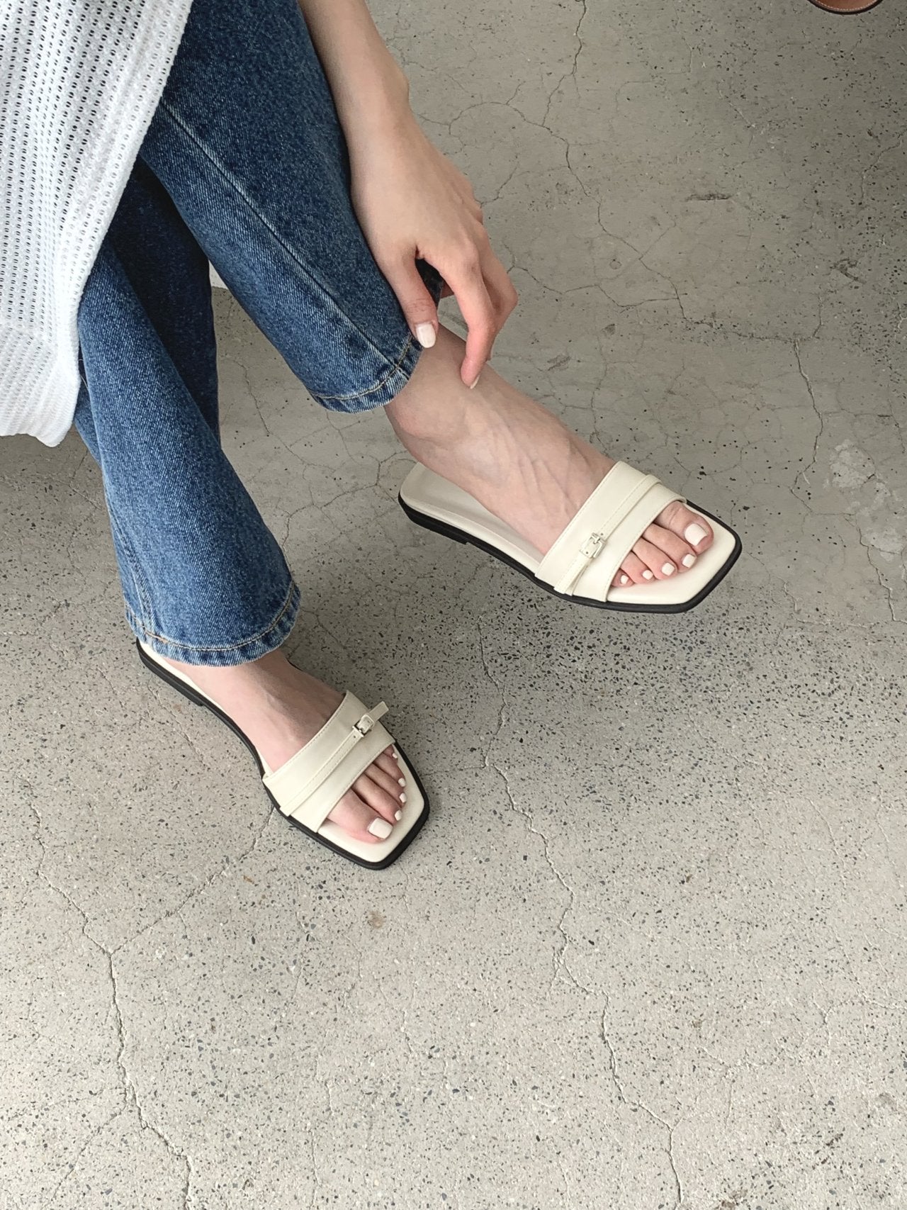 Strap Flat Mule-3col
