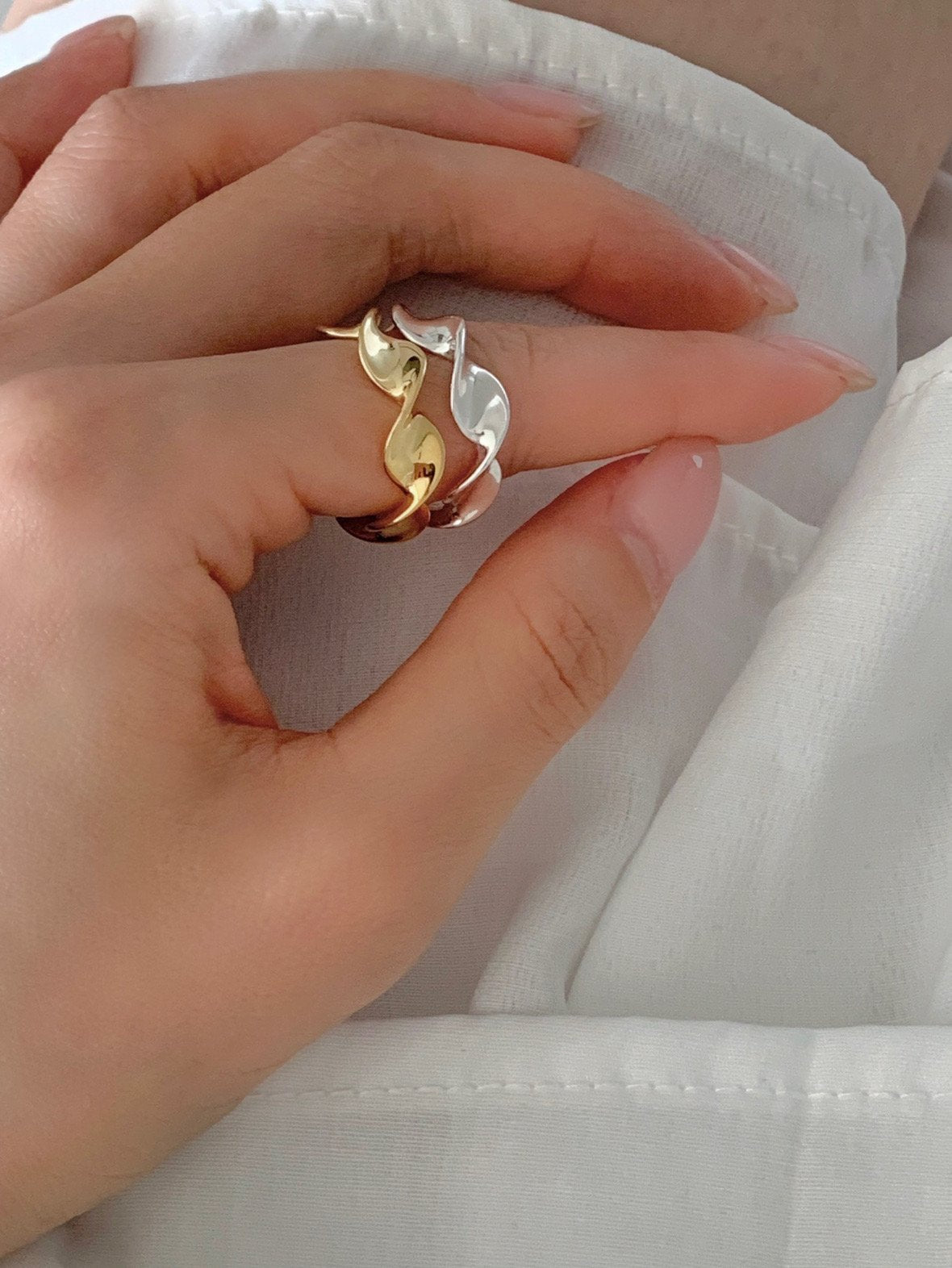 wavy ring-2col