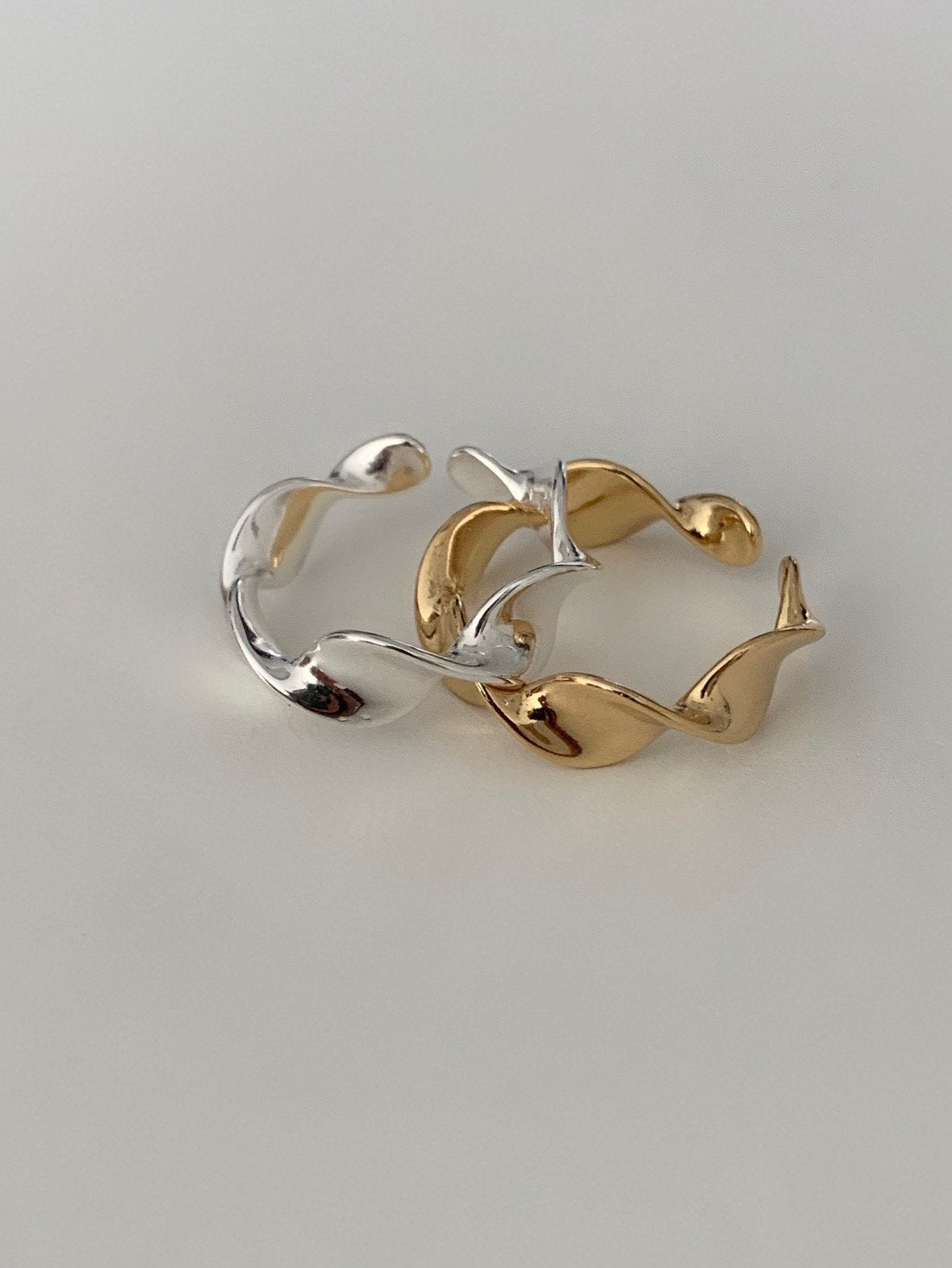 wavy ring-2col