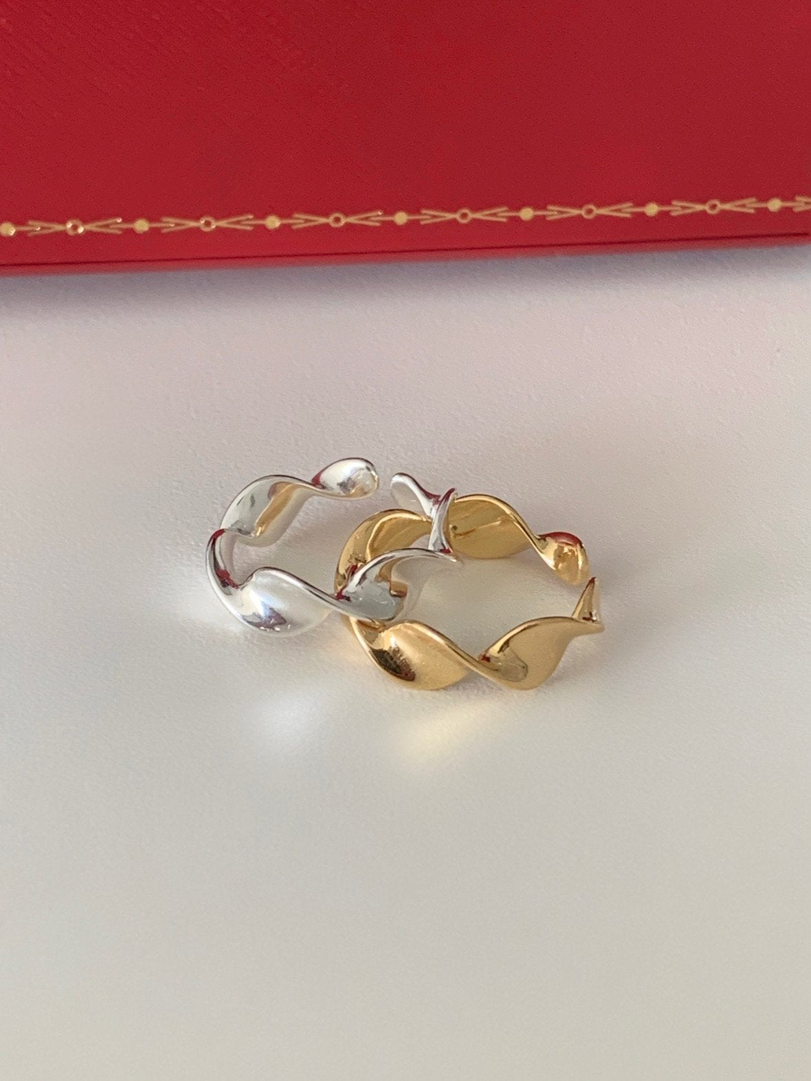 wavy ring-2col