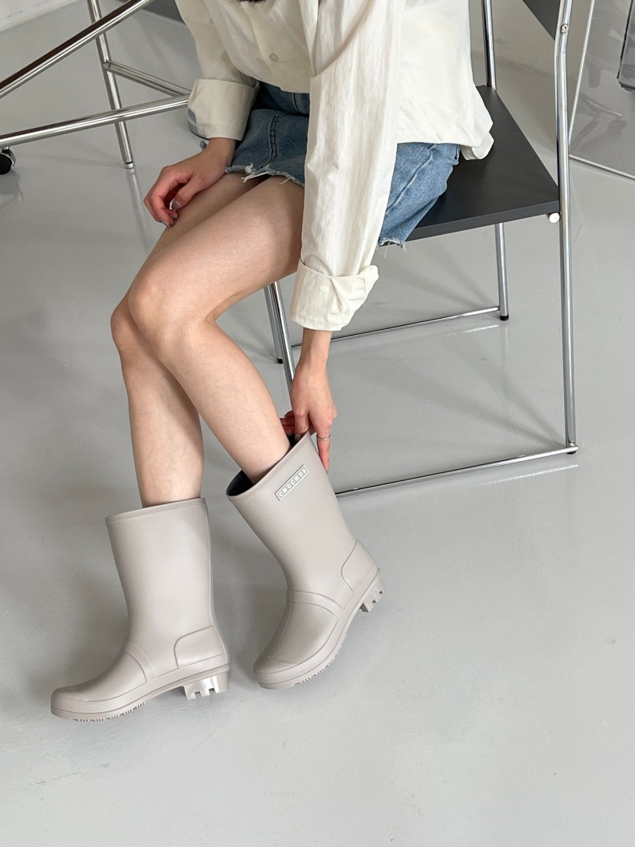 Chuchu Rain Middle Boots two