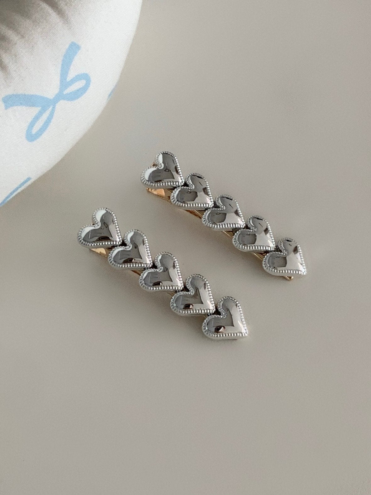 Heart hairpin