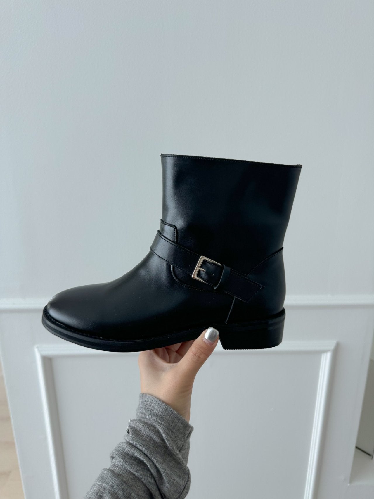 short buckle rider boots