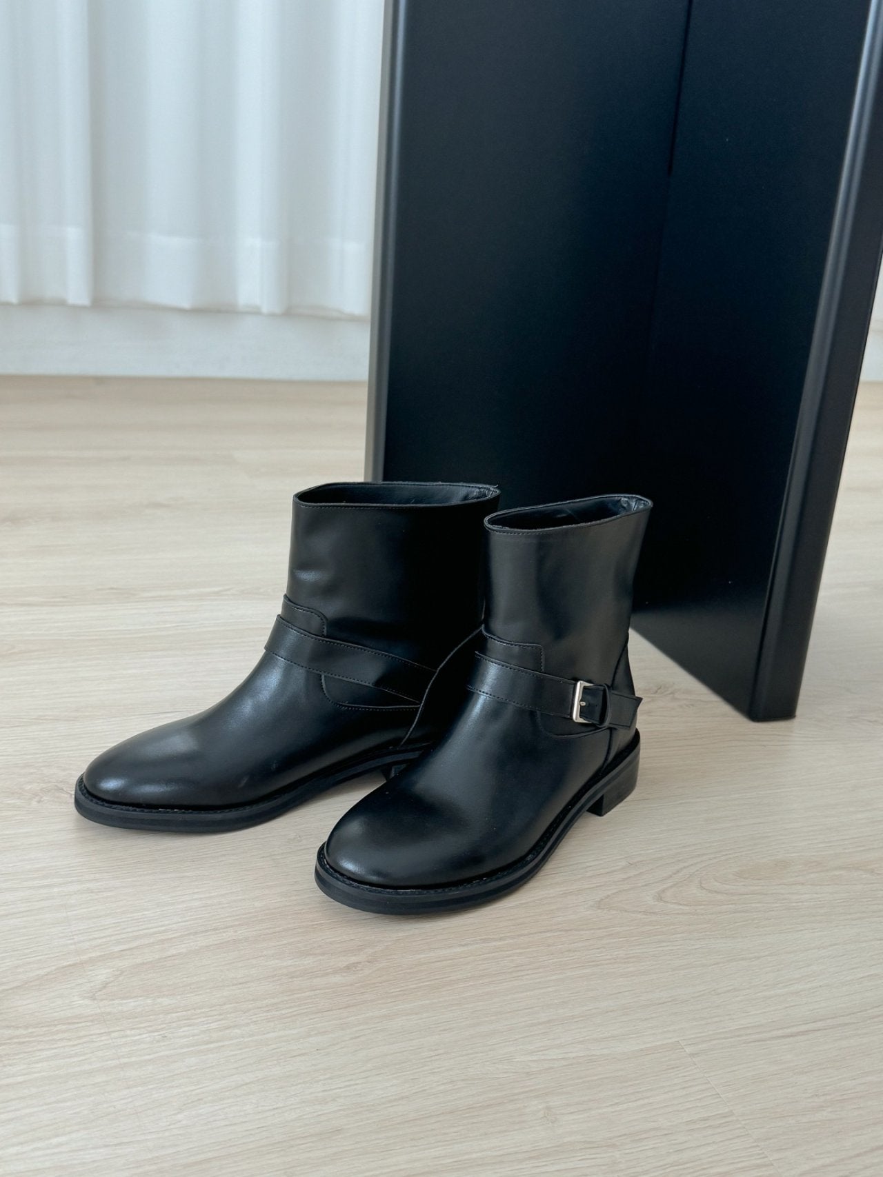 short buckle rider boots