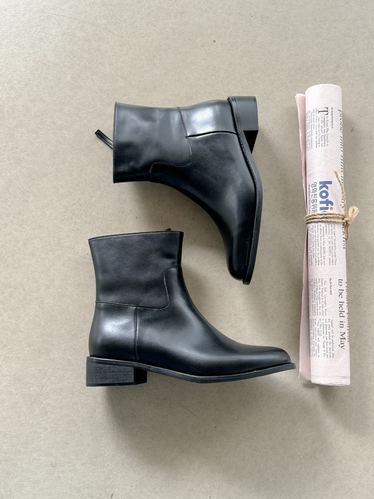 Slim Shaped Simple Ankle Boots