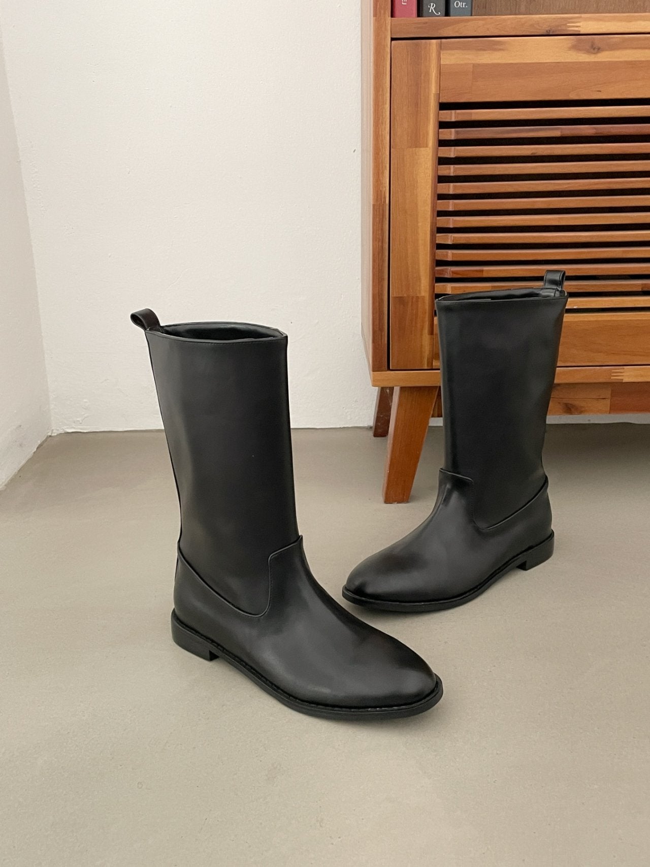 Lo Round middle boots