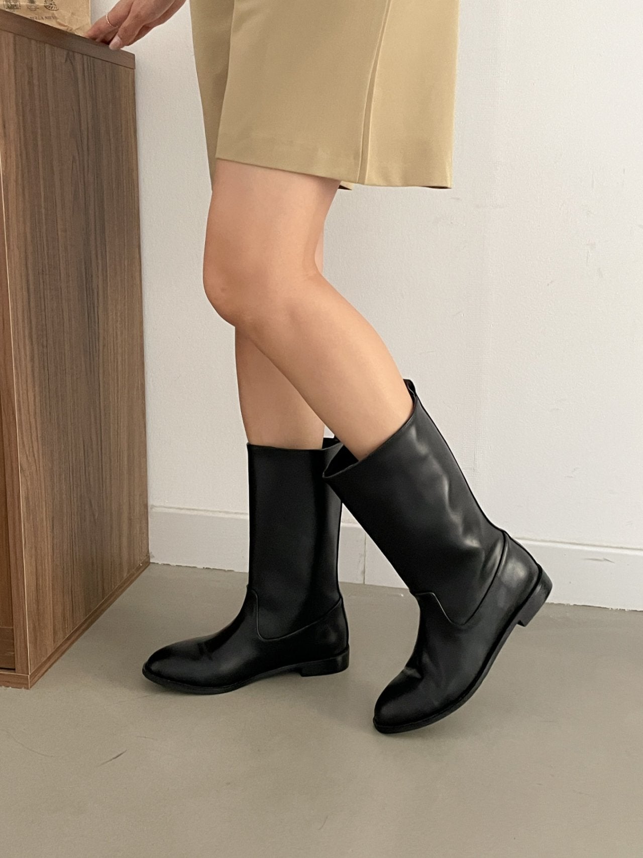Lo Round middle boots