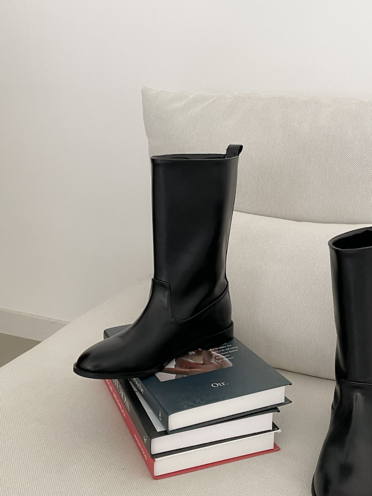 Lo Round middle boots