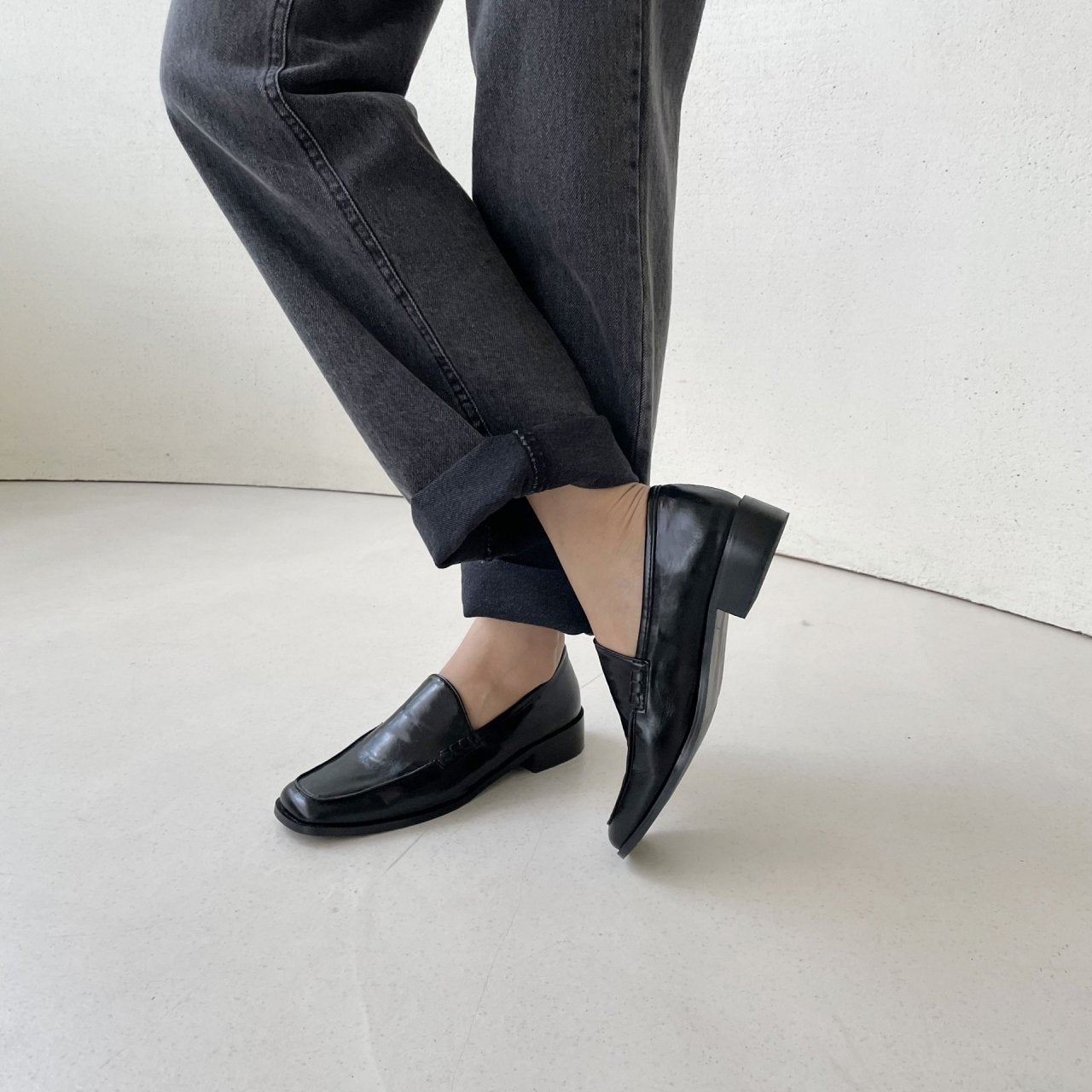 Square simple loafers
