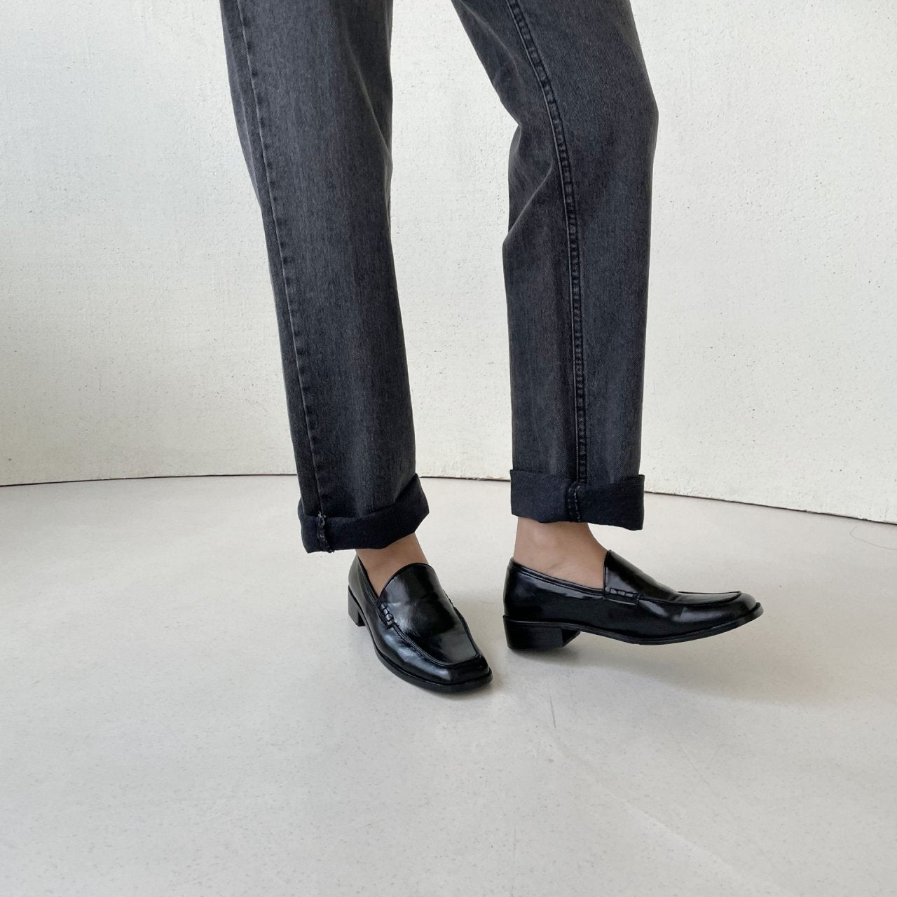 Square simple loafers