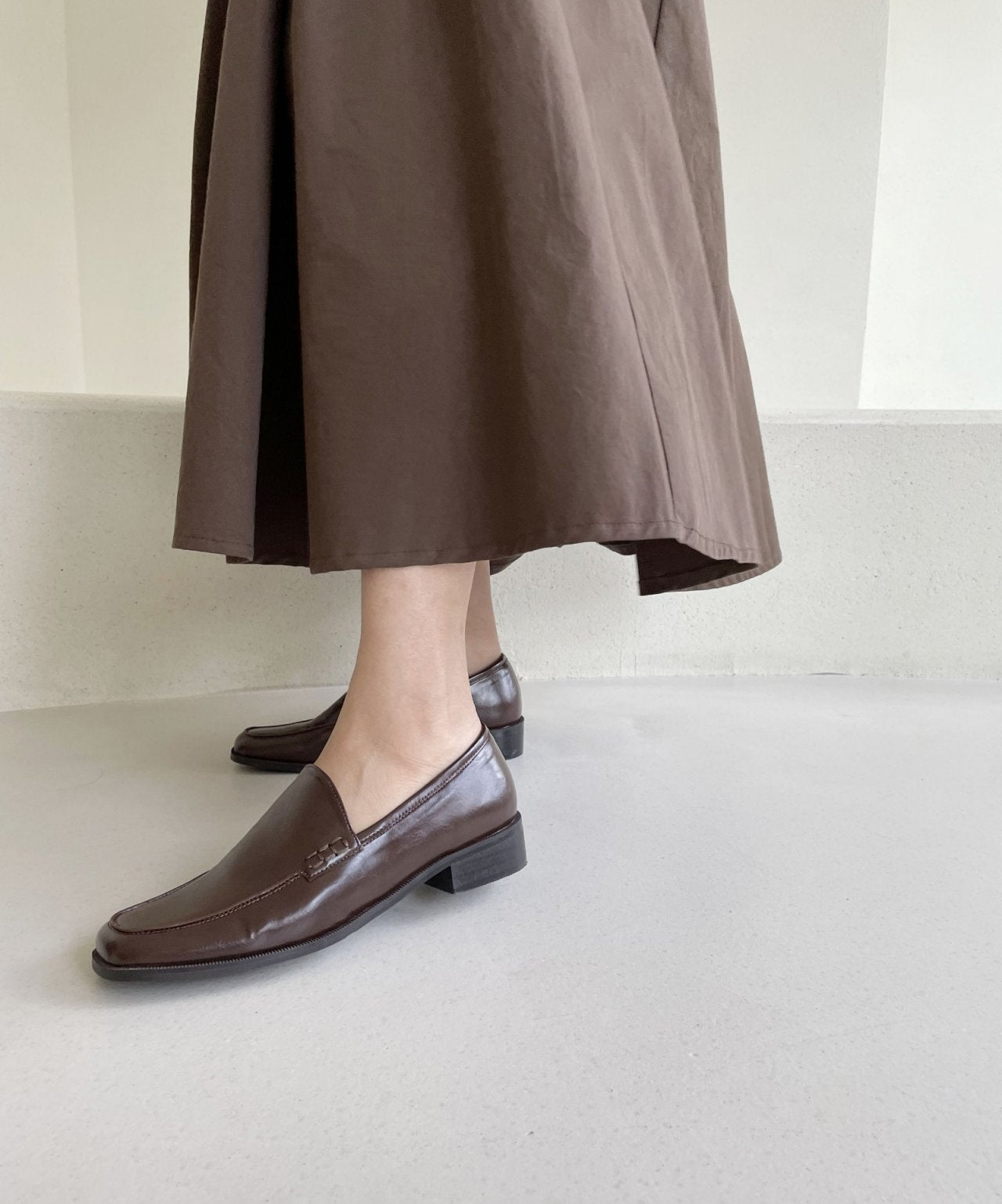 Square simple loafers