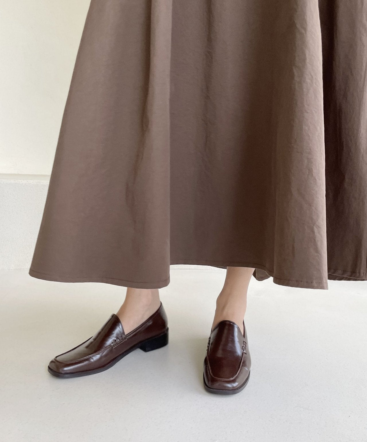 Square simple loafers