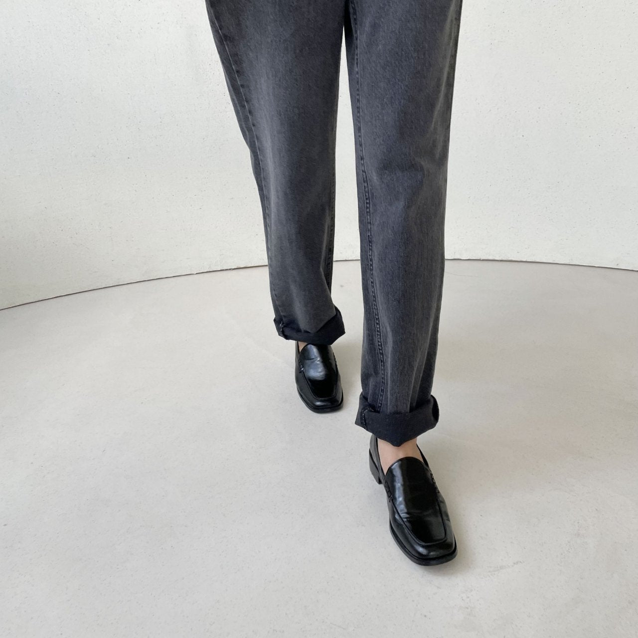 Square simple loafers