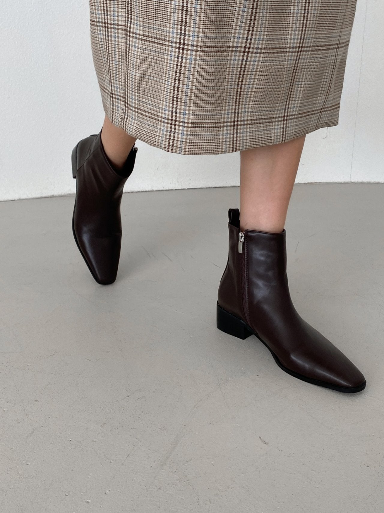 Simple Long Shape Ankle Boots