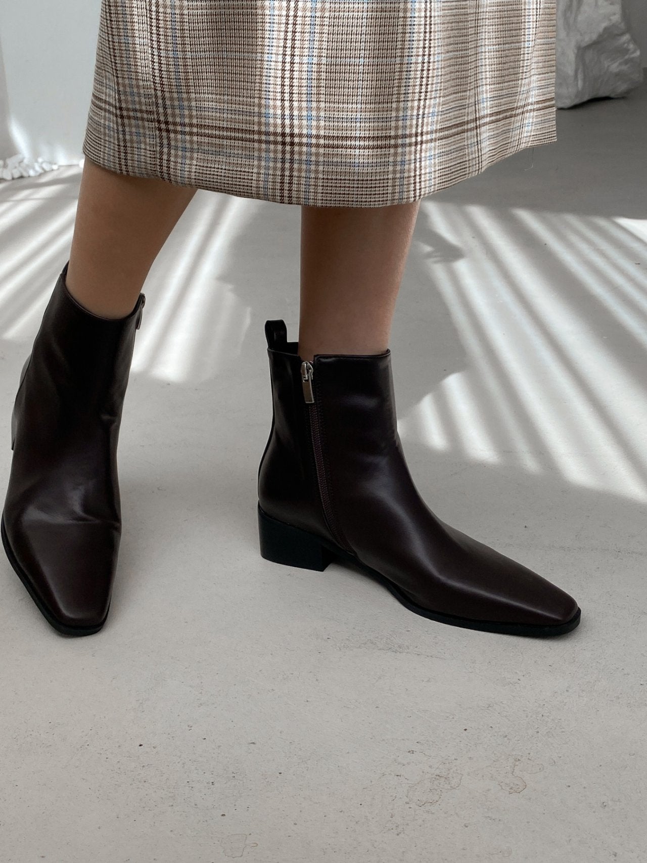 Simple Long Shape Ankle Boots