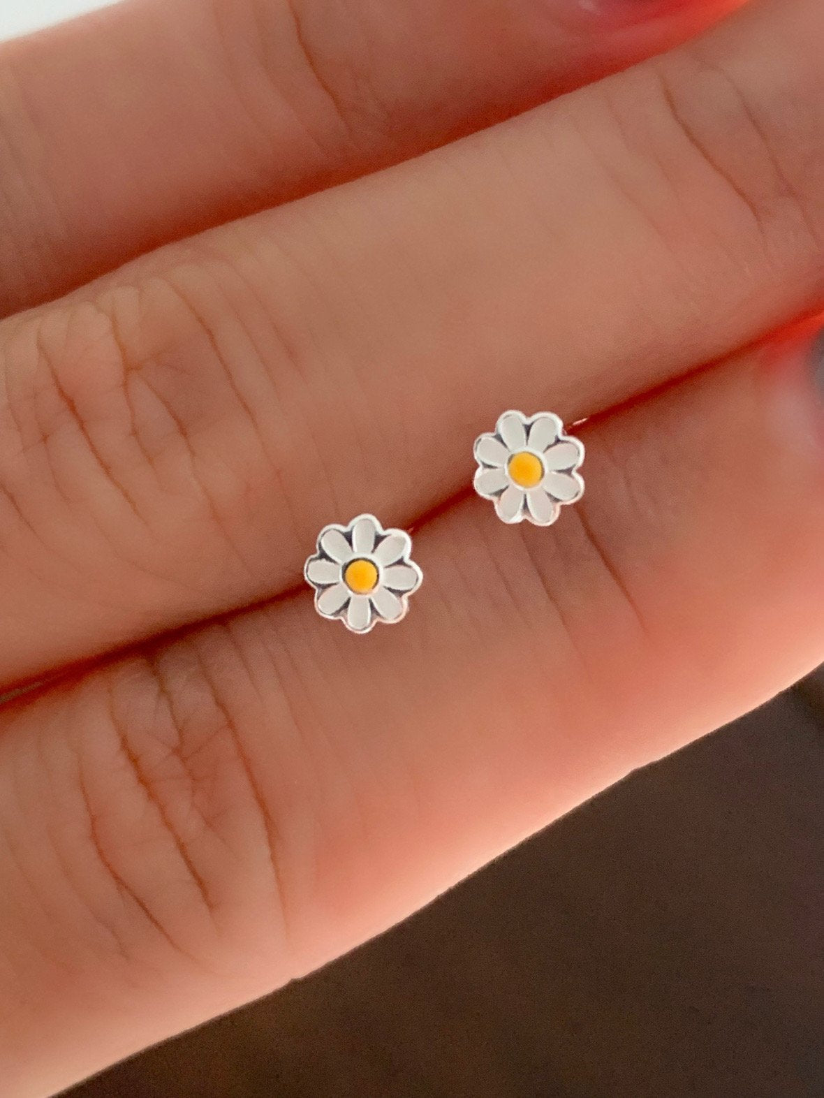 Daisy mini flower earring