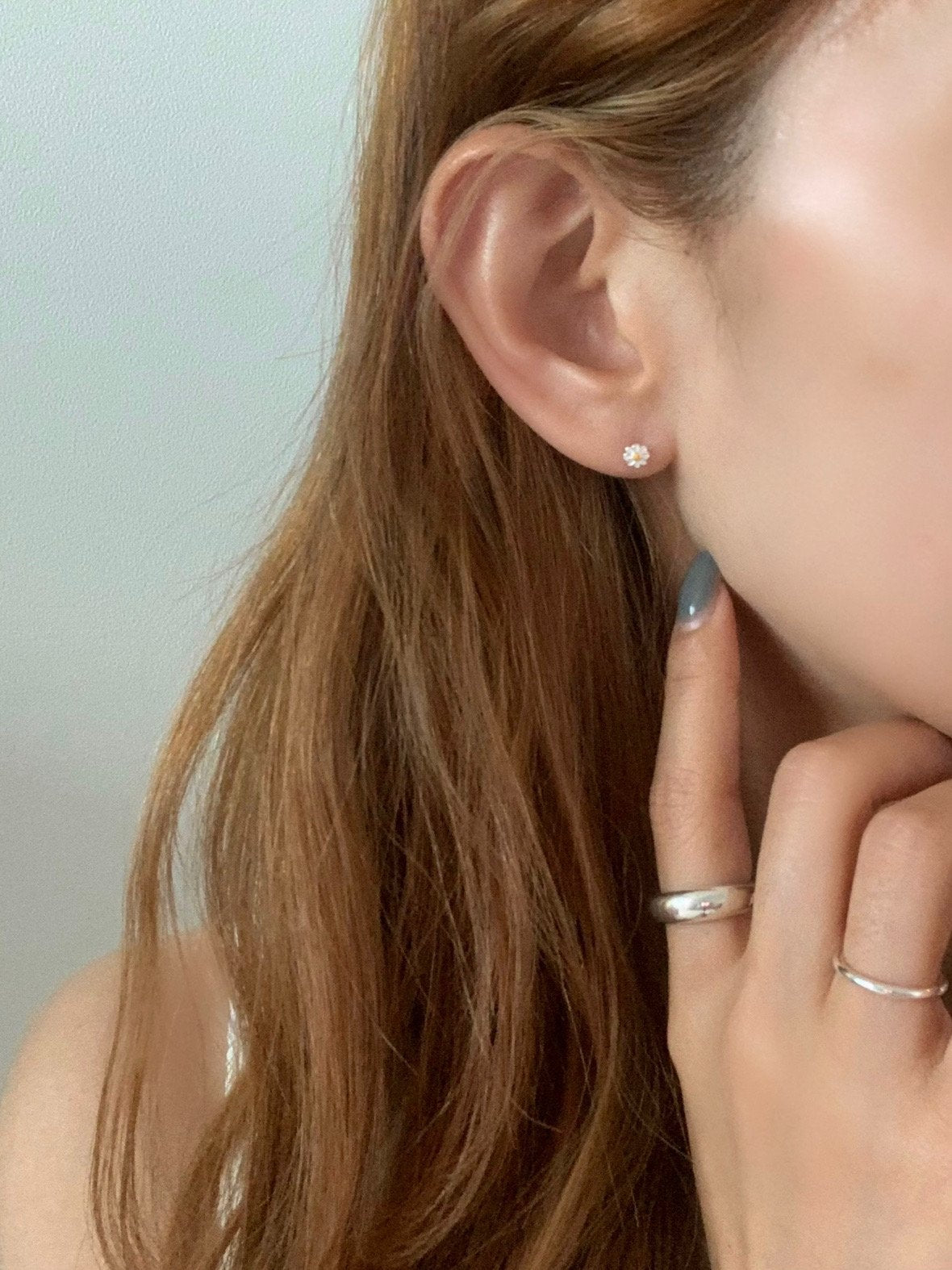 Daisy mini flower earring